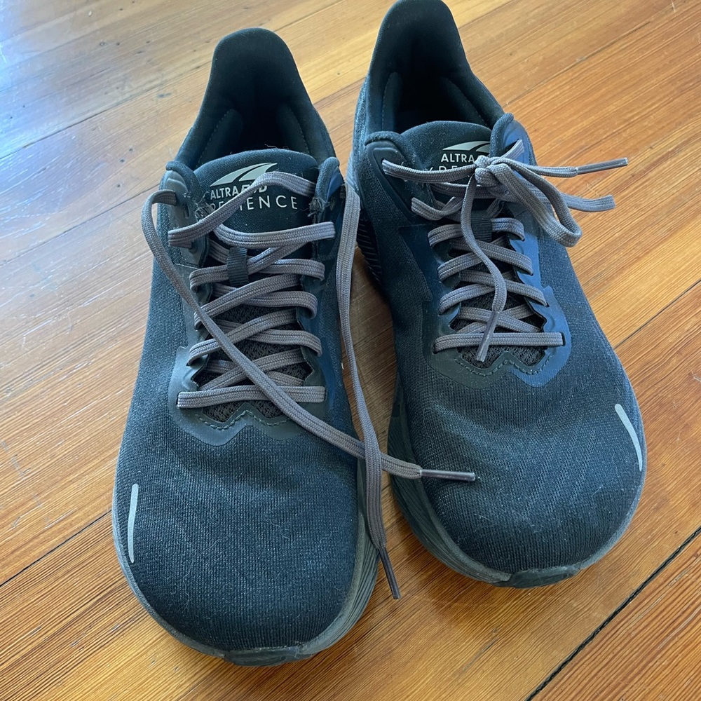 Altra running sneaker size 8